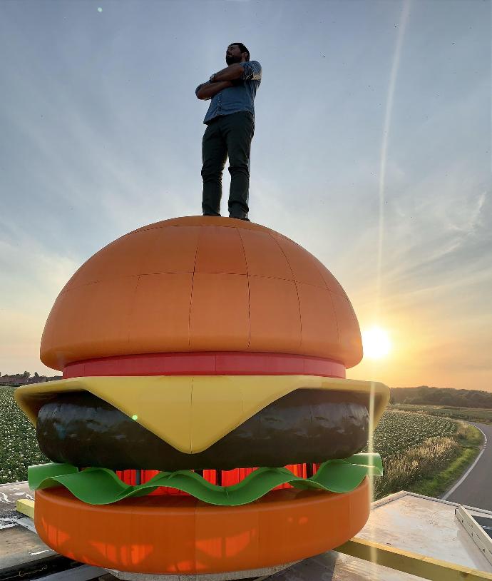 Burger-geant-le-comptoir-volant-dagoma